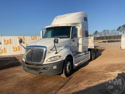 International LF687 Sleeper Semi Truck