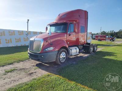 International LF687 Sleeper Semi Truck