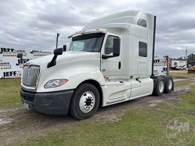 International LT625 Sleeper Semi Truck