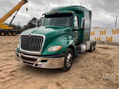 International LT625 Sleeper Semi Truck