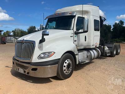 International LT625 Sleeper Semi Truck