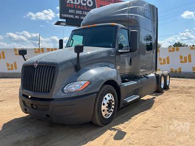 International LT625 C10 EDITION Sleeper Semi Truck