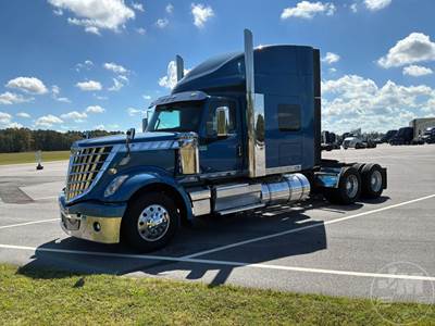 International LoneStar Sleeper Semi Truck