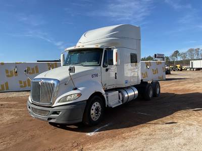 International LF687 Sleeper Semi Truck