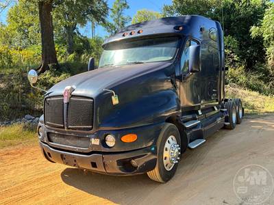 Kenworth T2000 Sleeper Semi Truck