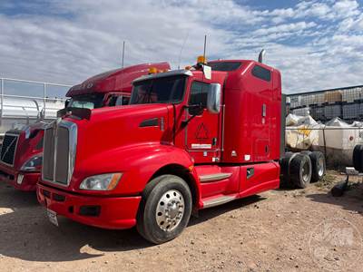 Kenworth T600 Sleeper Semi Truck