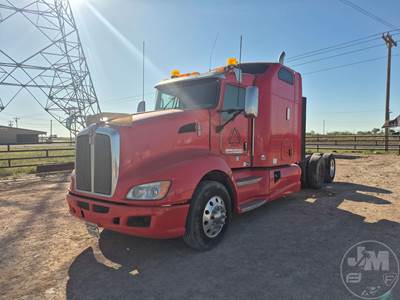 Kenworth T600 Sleeper Semi Truck