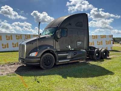 Kenworth T7 SERIES Sleeper Semi Truck