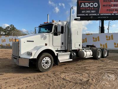 Kenworth T800 Sleeper Semi Truck