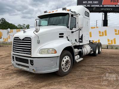 Mack Pinnacle CXU613 Sleeper Semi Truck