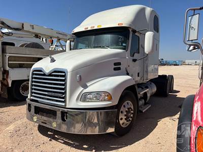 Mack Pinnacle CXU613 Sleeper Semi Truck