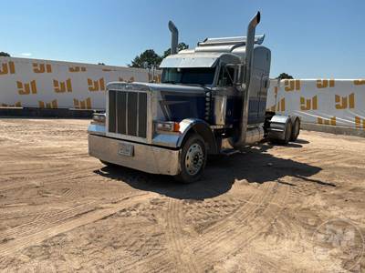 Peterbilt 379 Sleeper Semi Truck