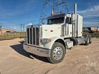 Peterbilt 389 Sleeper Semi Truck
