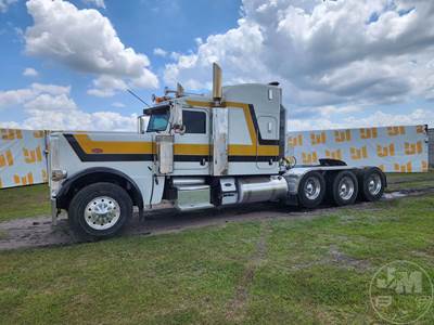 Peterbilt 389 Sleeper Semi Truck