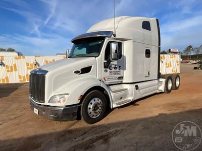 Peterbilt 579 Sleeper Semi Truck