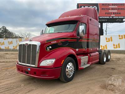 Peterbilt 587 Sleeper Semi Truck