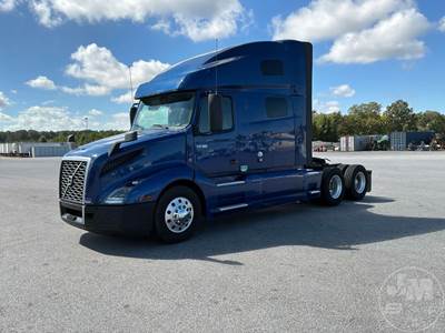 Volvo VNL760 Sleeper Semi Truck