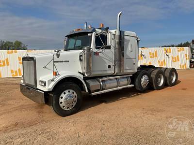Western Star 4900 Sleeper Semi Truck