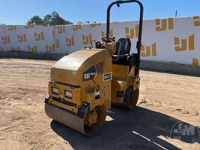 Caterpillar CB1.8 Smooth Drum Roller Compactor