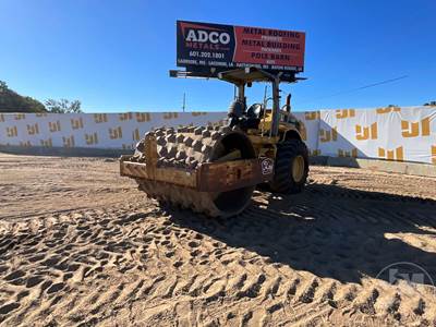 Caterpillar CS-563D Smooth Drum Roller Compactor