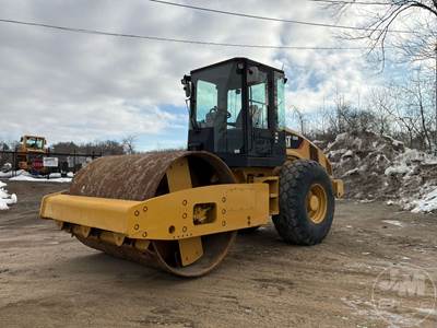 Caterpillar CS56 Smooth Drum Roller Compactor
