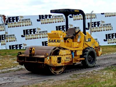Sakai SV201TB Smooth Drum Roller Compactor