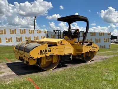 Sakai SW990 Smooth Drum Roller Compactor