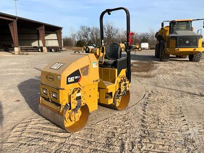CB1.7 Smooth Drum Roller Compactor