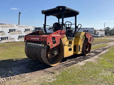 CC424HF Smooth Drum Roller Compactor