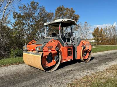 HD+120VV Smooth Drum Roller Compactor