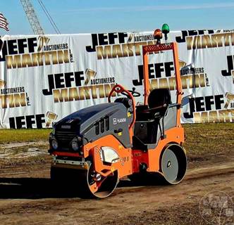 HD8VV Smooth Drum Roller Compactor