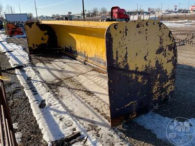 20â€™ Snow Pusher, Â CAT Wheel Loader Mounts
