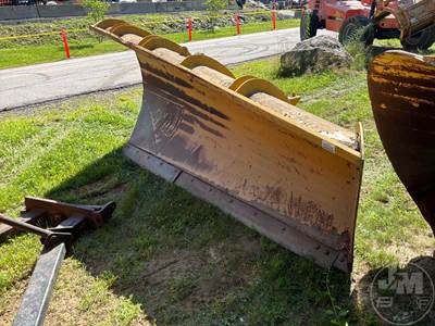 Viking FUNNEL PLOW Snow Removal Equipment