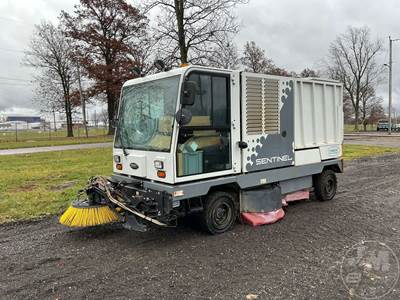 Tennant SENTINEL Sweeper Truck