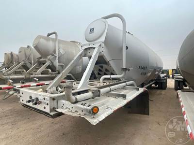 Trail King APB1033 Tank Trailer