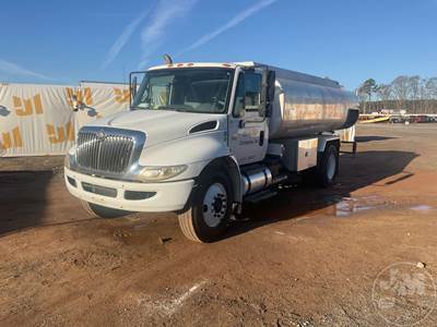 International 4300 SBA Tanker Truck