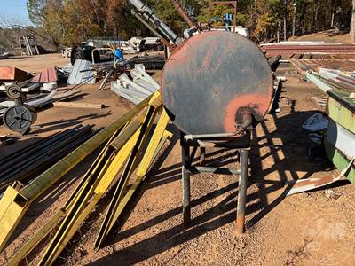 Tank, Â 6' Metal Tank W/ Stand & (3) Metal Racks***Located In Anderson, Sc***