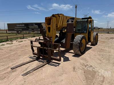 Caterpillar TL1055 Telehandler