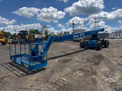 Genie S-85 Telescopic Boom Lift
