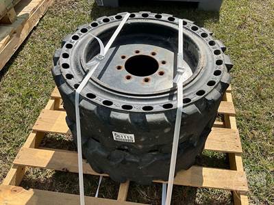 CAT Skid Steer Camso Cushion 31X10X20 Tire, QTY (2)