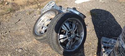 Firestone P285/45R22 Air, QTY (4) Rims (2) Tires