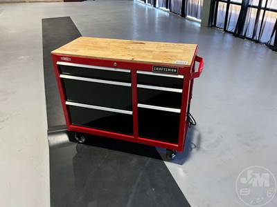 Craftsman ROLLING TOOL CABNET WITH POWER STRIP Tool Chest