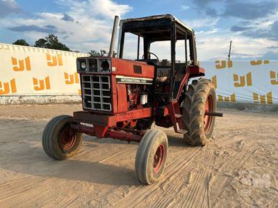 International 1486 Tractor