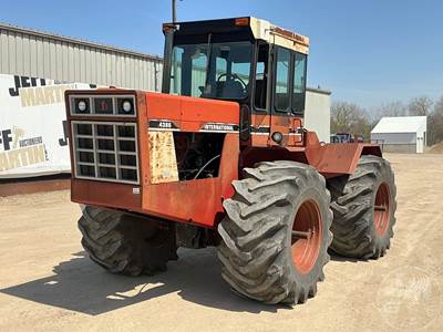 International 4386 Tractor