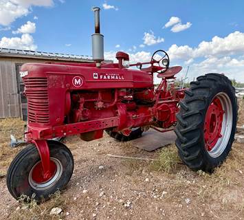 International MCCORMICK FARMALL Tractor