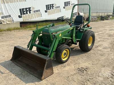 John Deere 955 Tractor