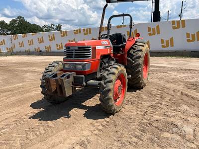 Kubota M6800 Tractor