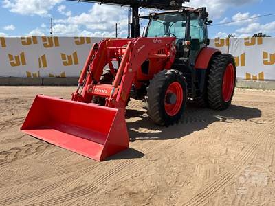 Kubota M7-131 PREMIUM KVT Tractor