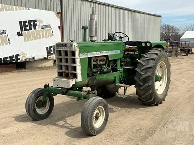 Oliver 1800 Tractor