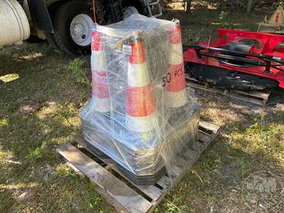 QTY(50) Safety Cones
